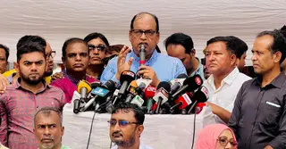 শেখ হাসিনা ভারতে বসে নির্বাচন ঠেকানোর চেষ্টা করছে: দুদু